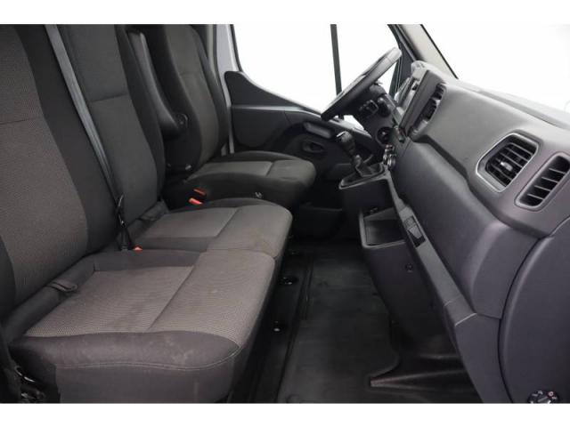 Renault Master image 9