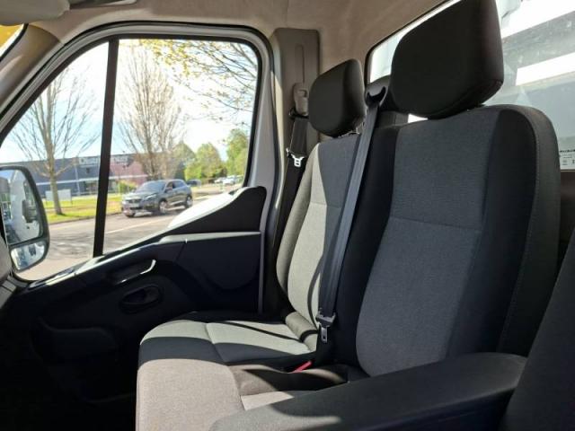 Renault Master image 8