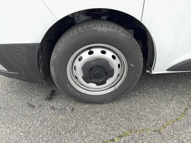 Renault Trafic image 2