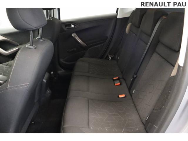 Peugeot 2008 image 1