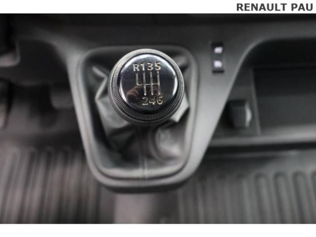 Renault Master image 2