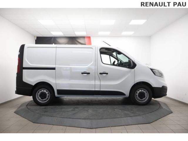 Renault Trafic image 1