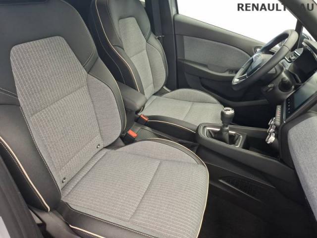 Renault Clio image 6