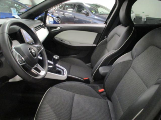Renault Clio image 9
