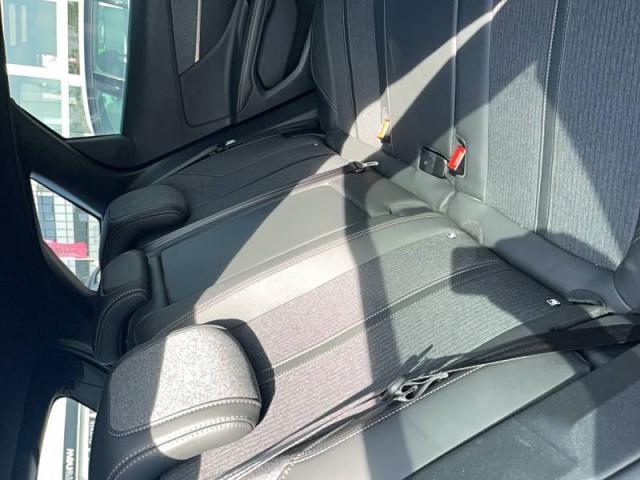 Peugeot 3008 image 3