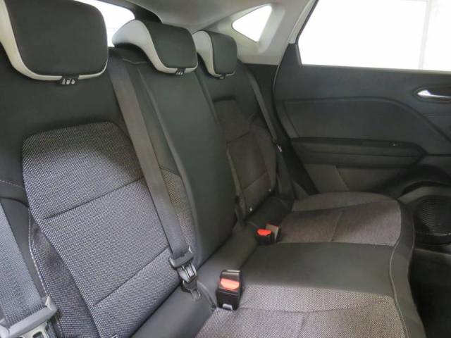Renault Captur image 2