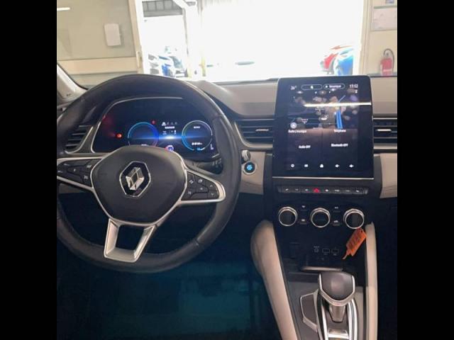 Renault Captur image 2