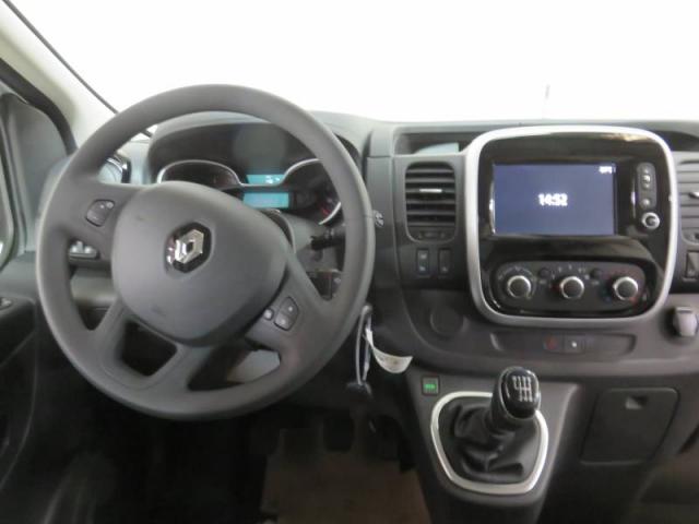 Renault Trafic image 1