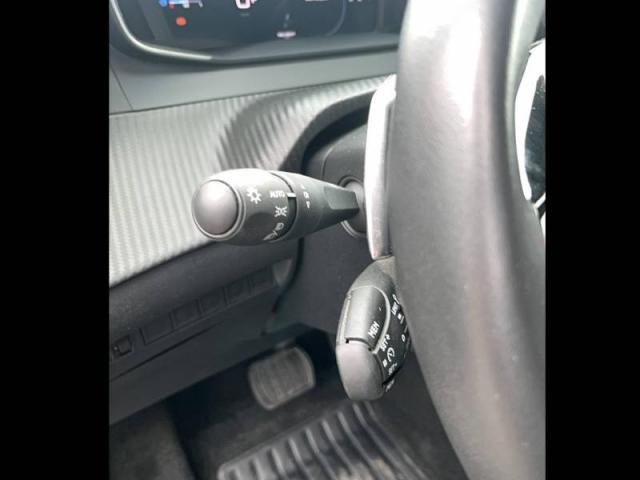 Peugeot 2008 image 2