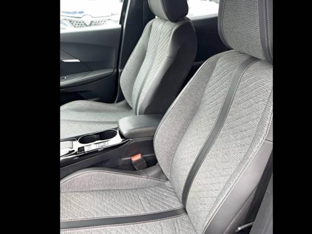 Peugeot 2008 image 1