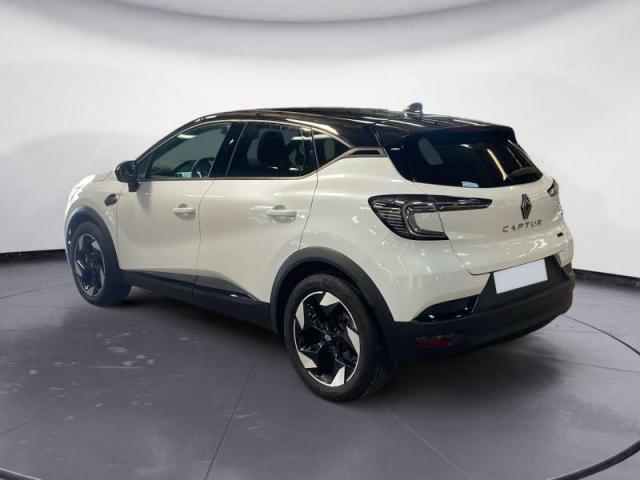 Renault Captur image 2