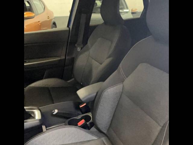 Renault Captur image 6