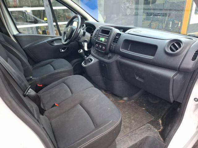 Renault Trafic image 9