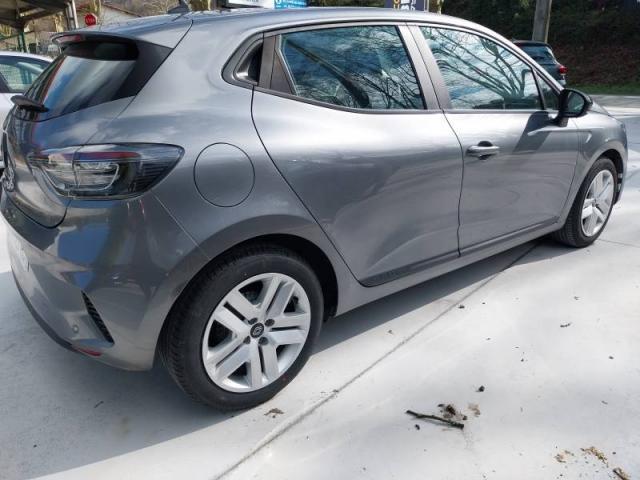 Renault Clio image 9