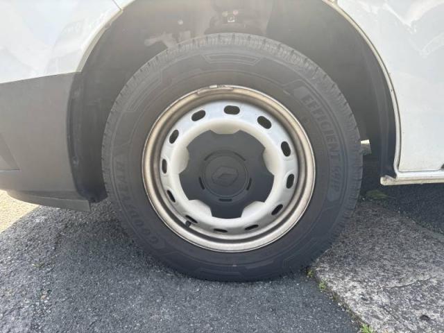 Renault Trafic image 2