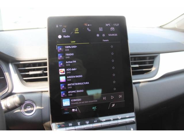 Renault Captur image 1