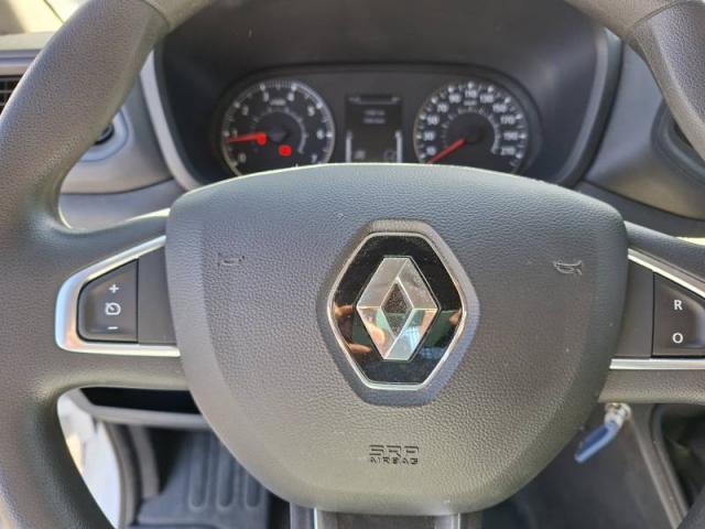 Renault Master image 2