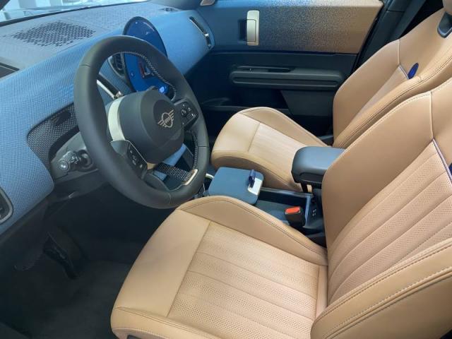 Mini Countryman image 8