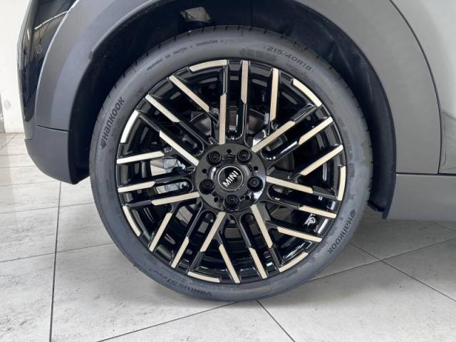 Mini Cooper image 6