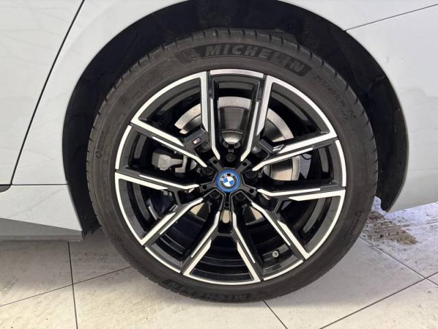 Bmw I4 image 4
