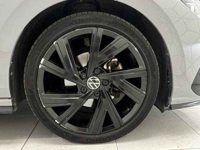 Volkswagen Golf image 6