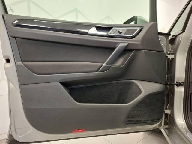 Volkswagen Golf Sportsvan image 7