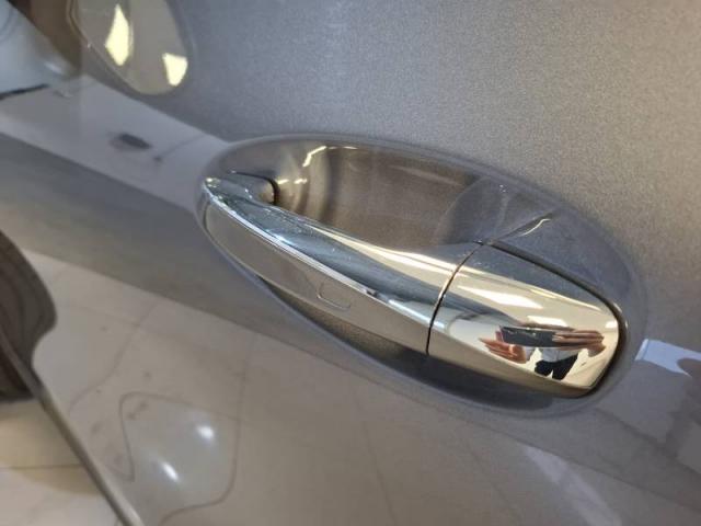 Mercedes Benz Gla image 1