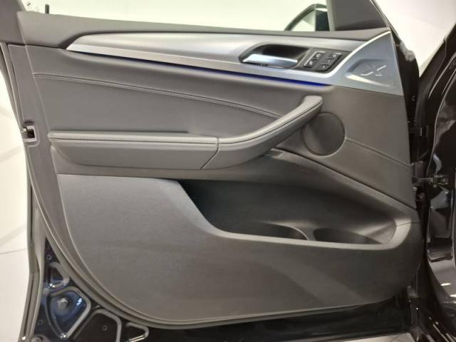 Bmw X4 image 4