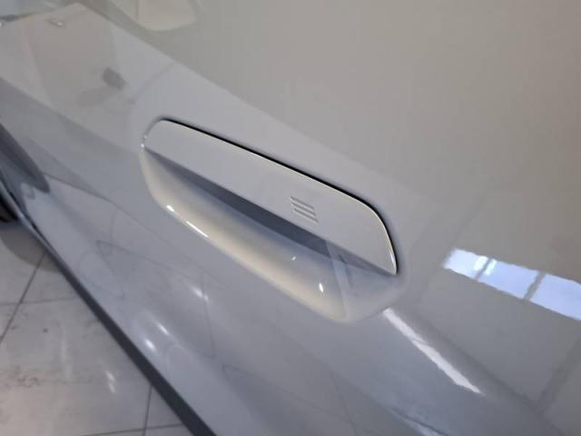 Bmw I4 image 2