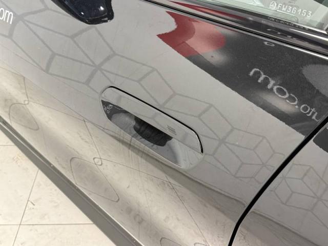 Bmw I4 image 3