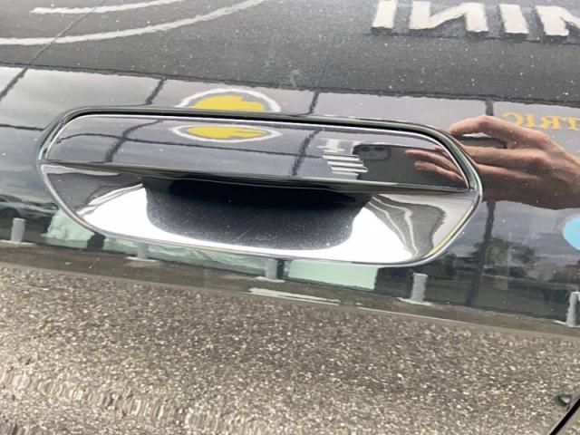 Bmw I4 image 9