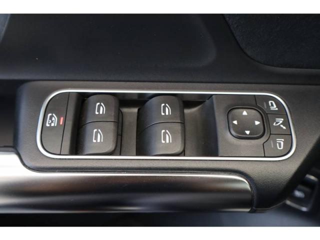 Mercedes Benz Gla image 3