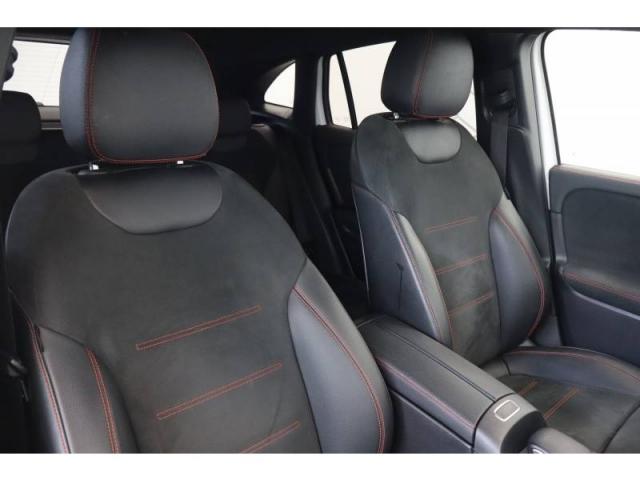 Mercedes Benz Gla image 9