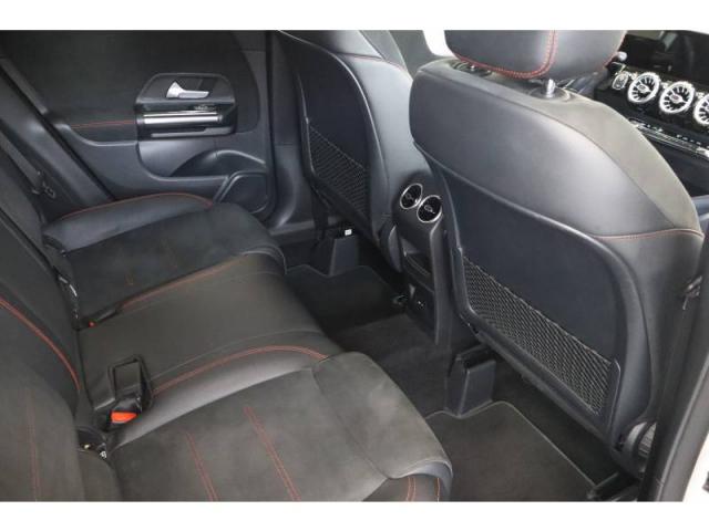 Mercedes Benz Gla image 8