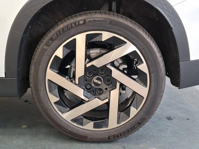 Mini Countryman image 8