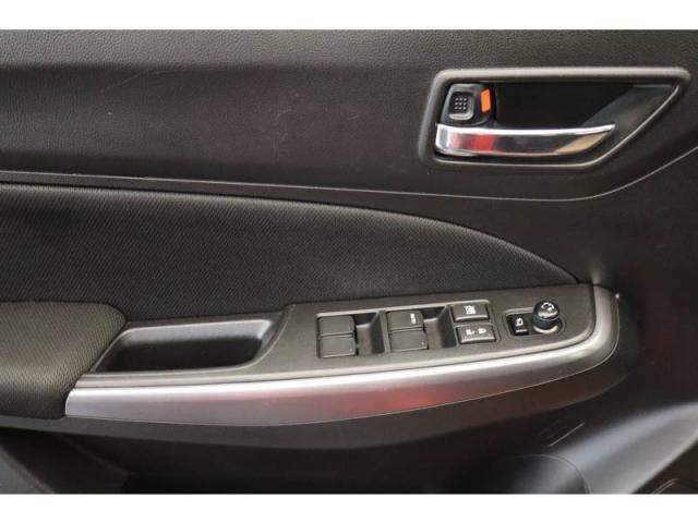 Suzuki Swift image 9