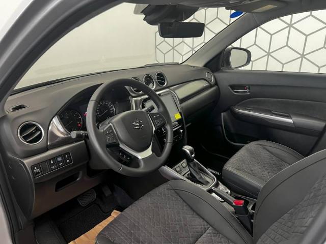 Suzuki Vitara image 2