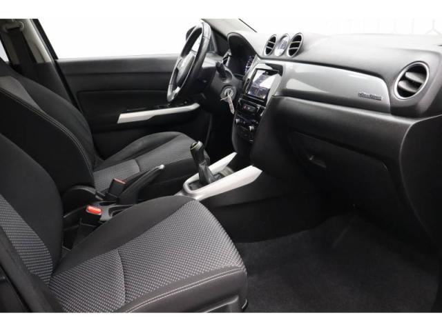 Suzuki Vitara image 2