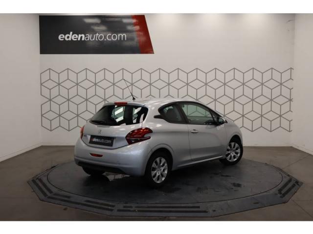 Peugeot 208 image 6