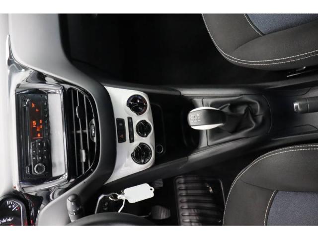Peugeot 208 image 3