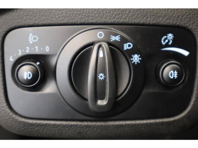Ford C-Max image 6