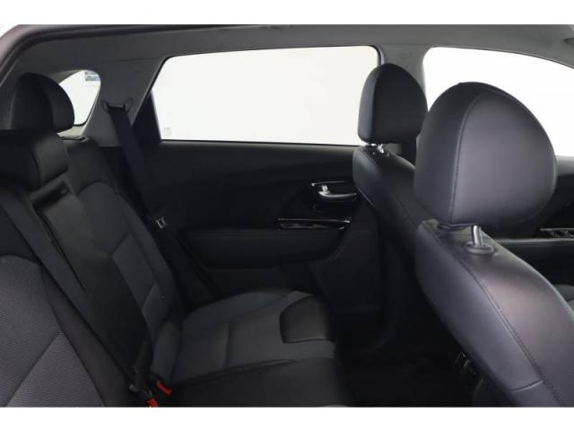 Kia Niro image 9