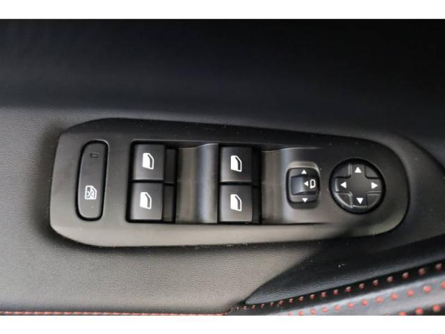 Peugeot 308 image 2