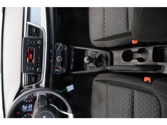 Kia Rio image 8