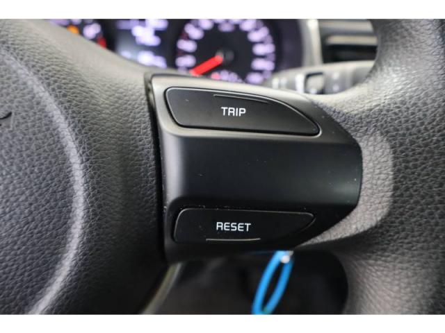 Kia Rio image 3