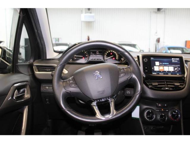 Peugeot 2008 image 3