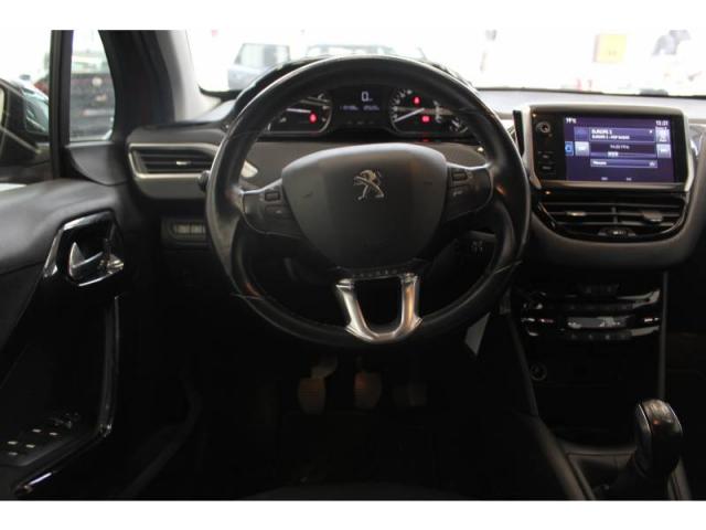 Peugeot 208 image 6