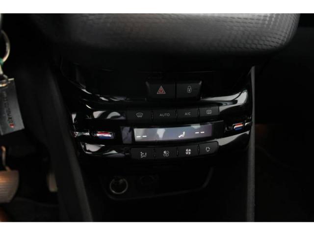 Peugeot 208 image 5