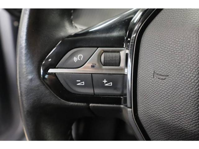 Peugeot 208 image 3