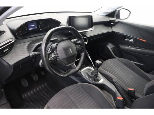 Peugeot 208 image 2